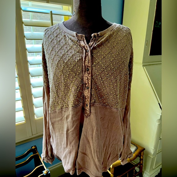Free People Tops - We The Free oversized pull-over henley style top, sz XS